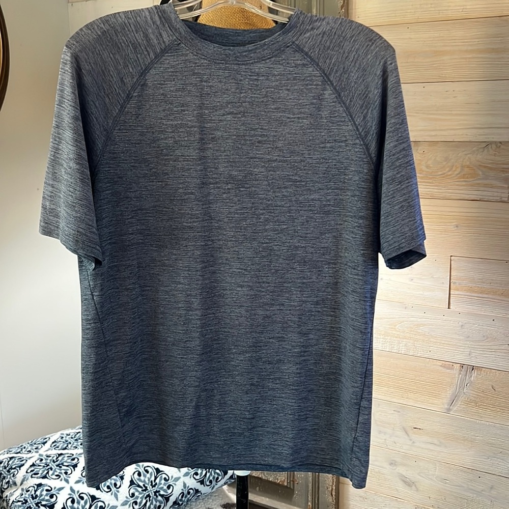 Glacier performance tee. S